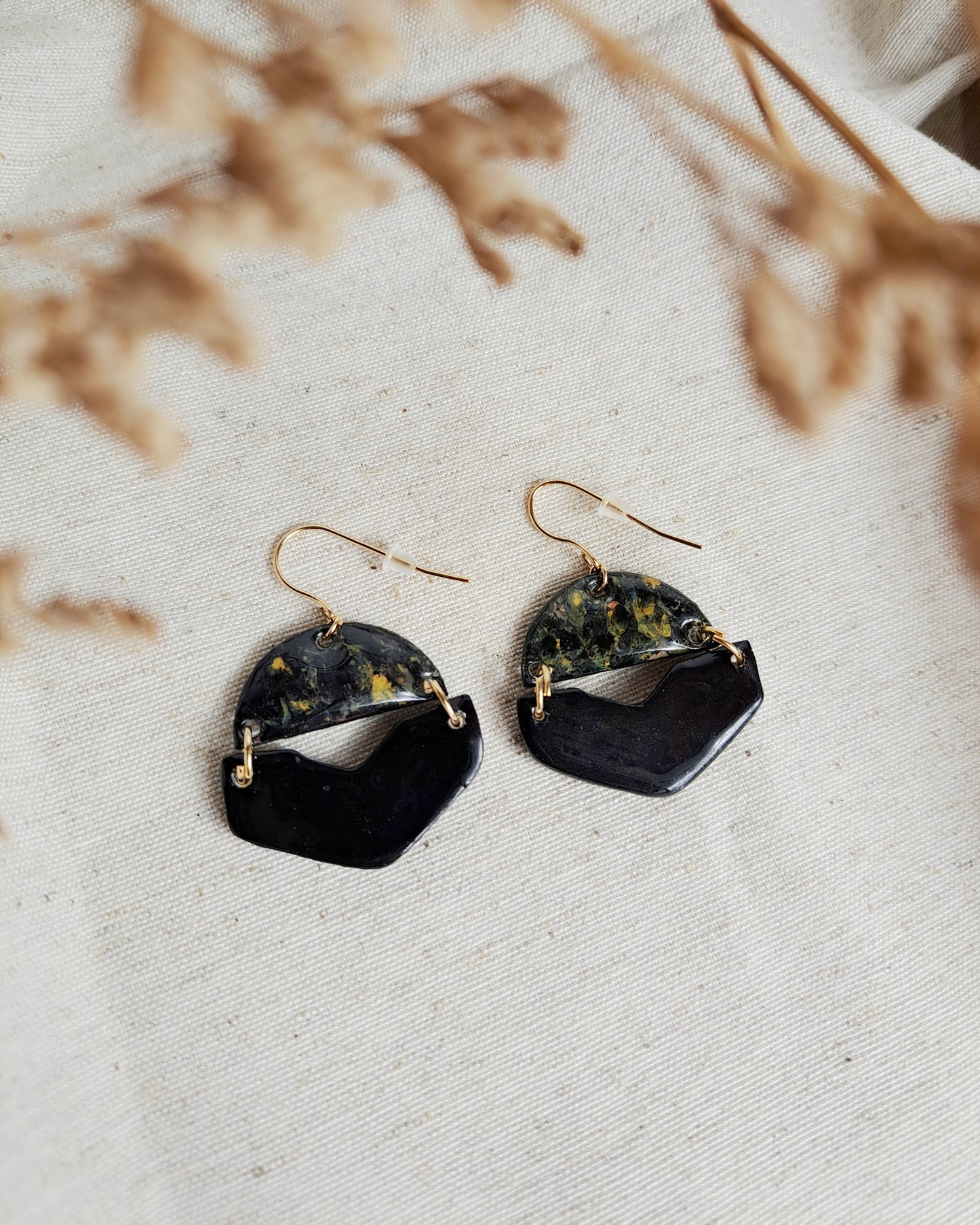 Boucles d'oreilles Santa pastels gras & argile noir or- plaqué or 18k
