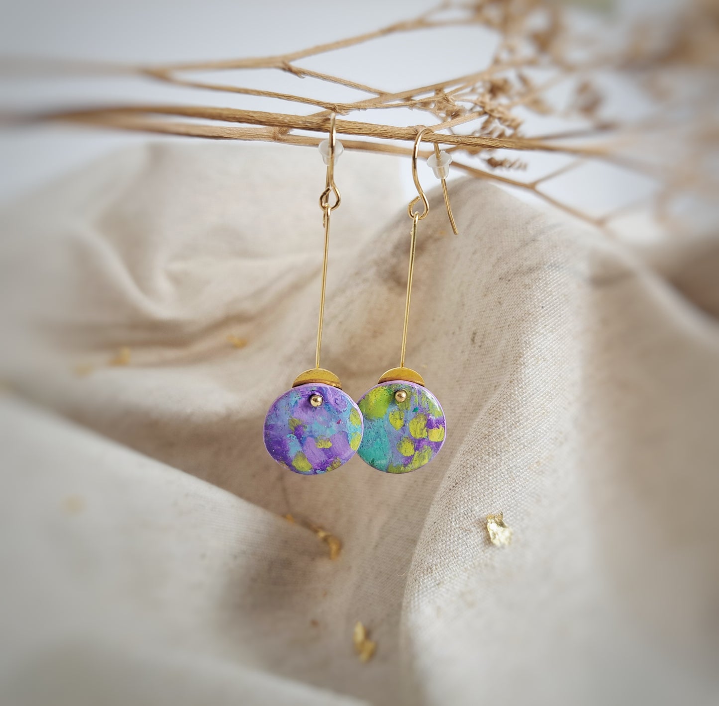 Boucles d'oreilles minimalistes "Namata III" pastel gras violet lilas vert d'eau vert jaune - plaqué or 18k