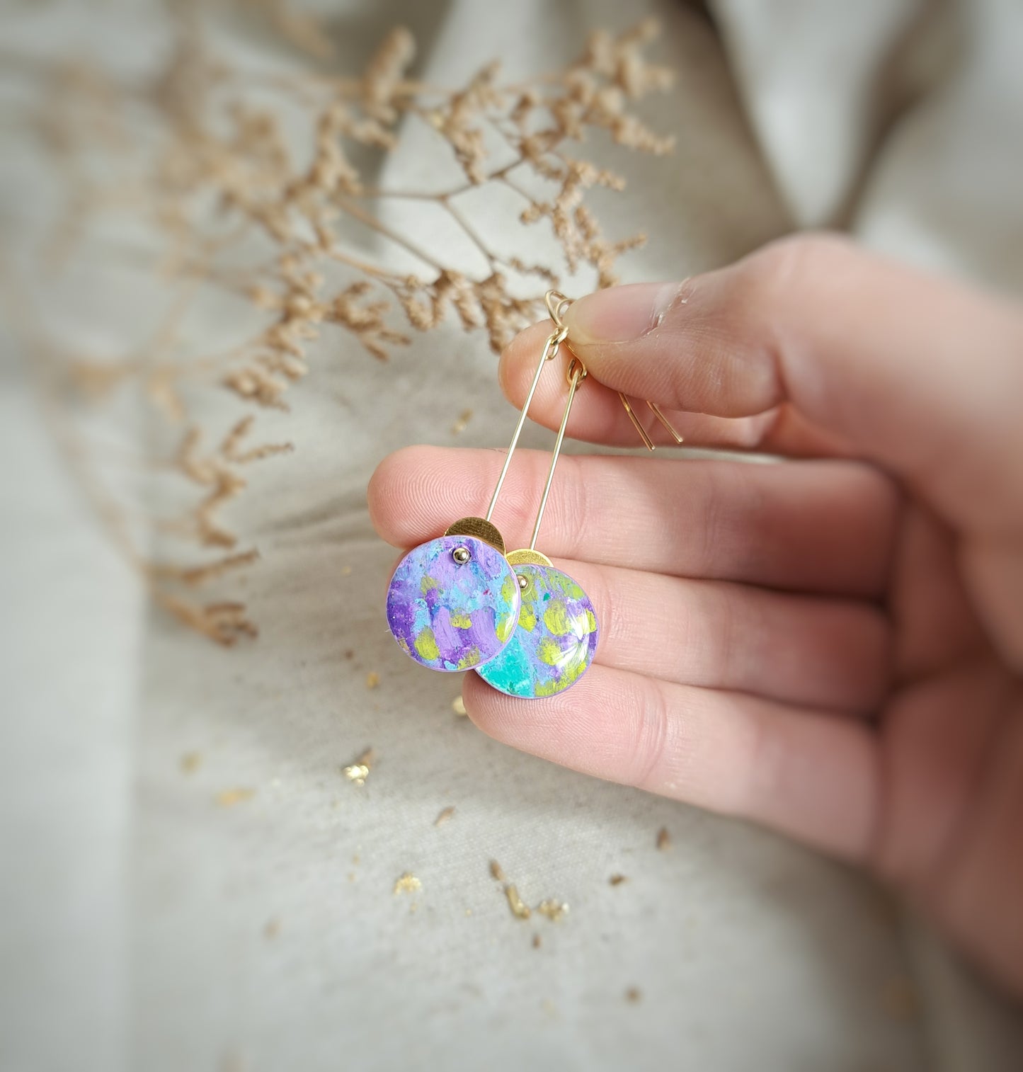 Boucles d'oreilles minimalistes "Namata III" pastel gras violet lilas vert d'eau vert jaune - plaqué or 18k