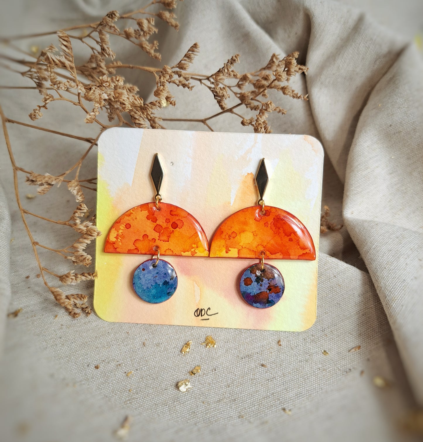 Boucles puces d'oreilles "Ayana" aquarelle géométriques orange, bleu, violet - plaqué or 18k