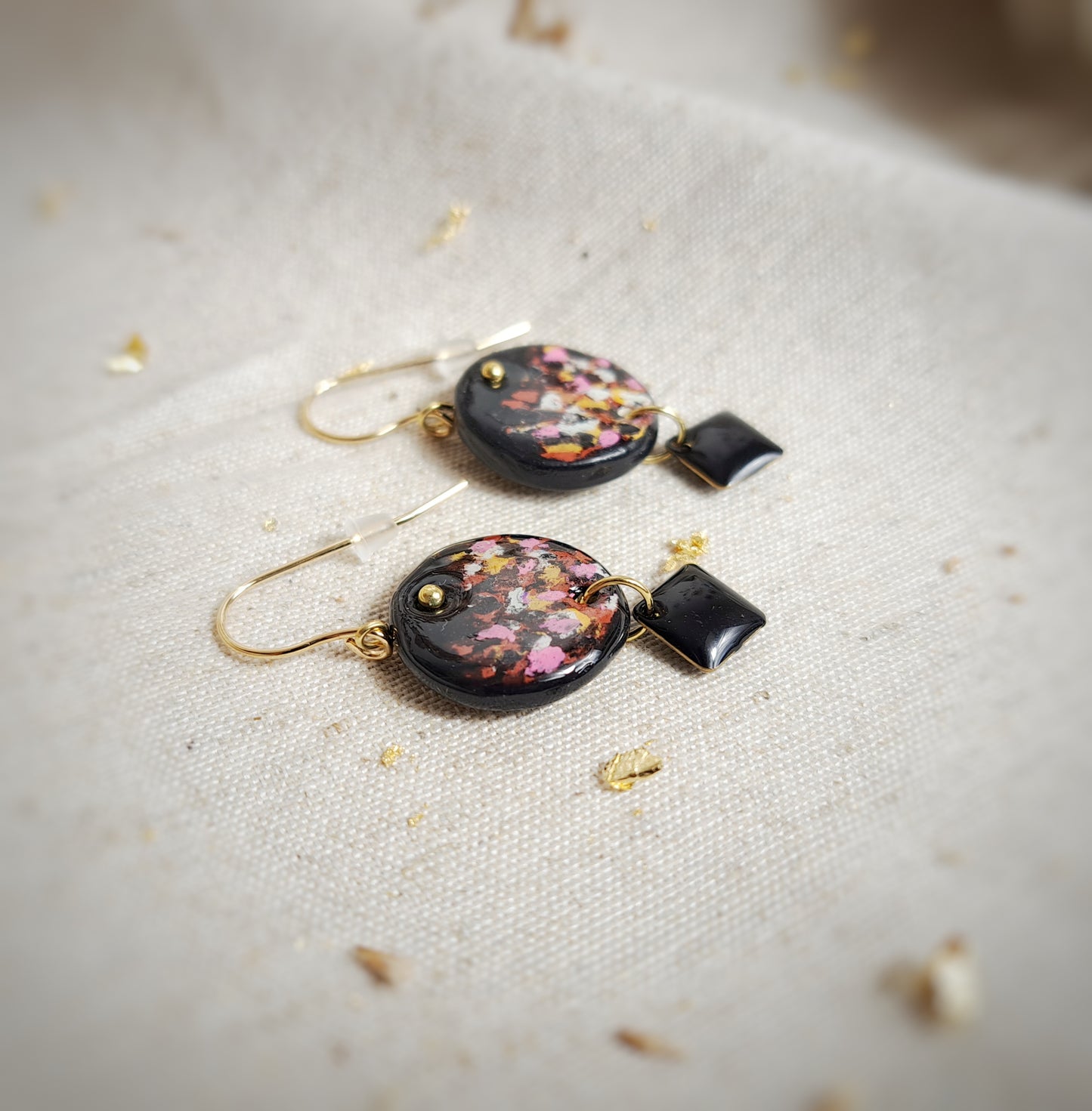 Boucles d'oreilles "Poiskaï II" multicolor argile naturelle - plaqué or 18k