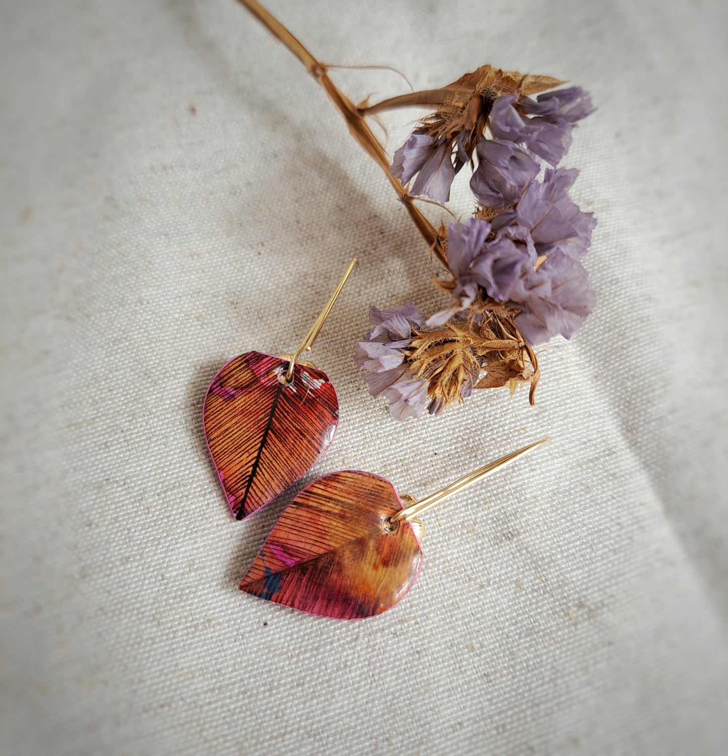 Boucles d'oreilles "Leaf II" fushia orange aquarelle -encre noire - plaqué or 18k