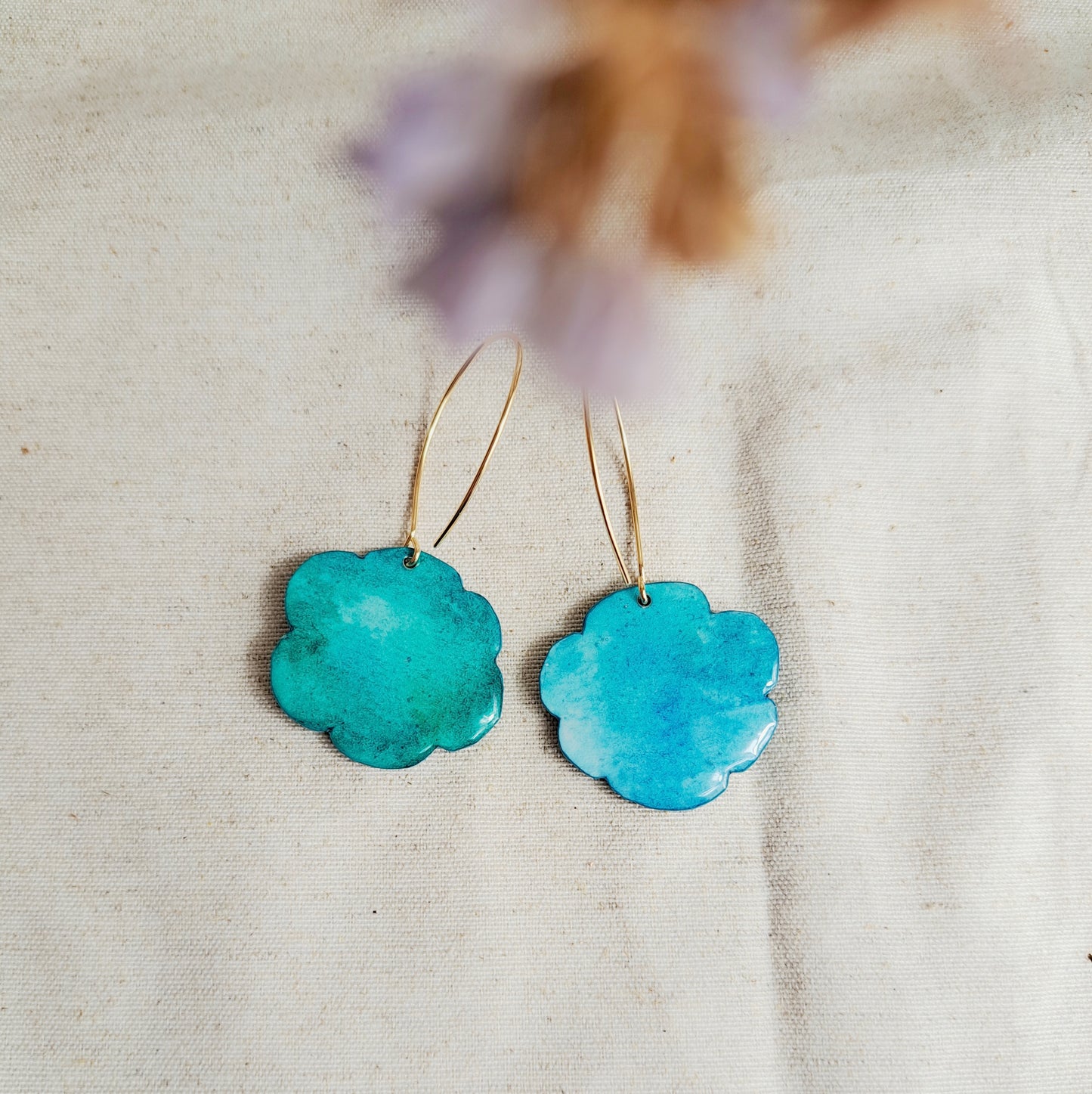 Boucles d'oreilles fleurs "ARTY IV" bleu aquarelle - plaqué or 18k