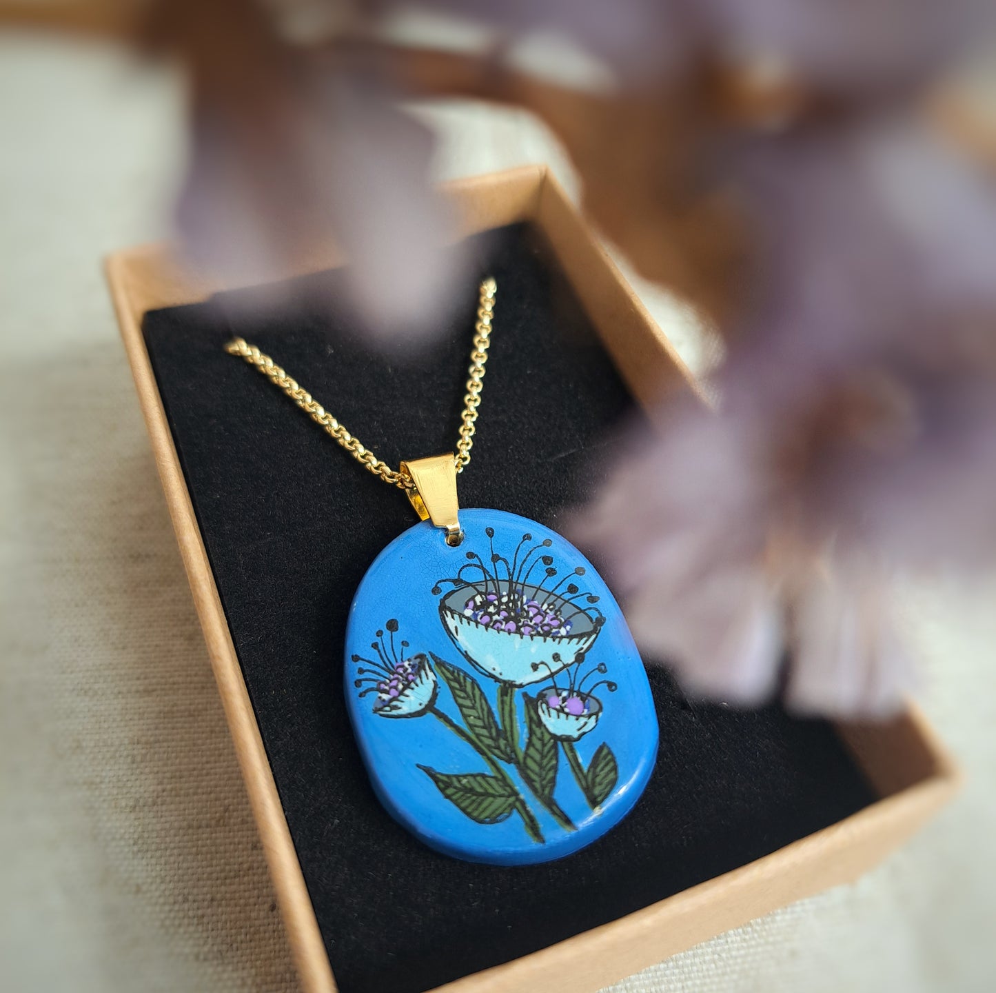 Collier fleur bleu argile/acrylique - plaqué or 18k