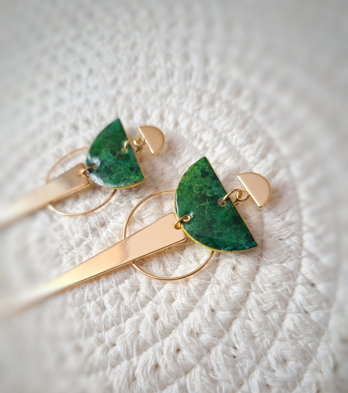 Boucles puces longues cercle camaïeu de vert - plaqué or 18k