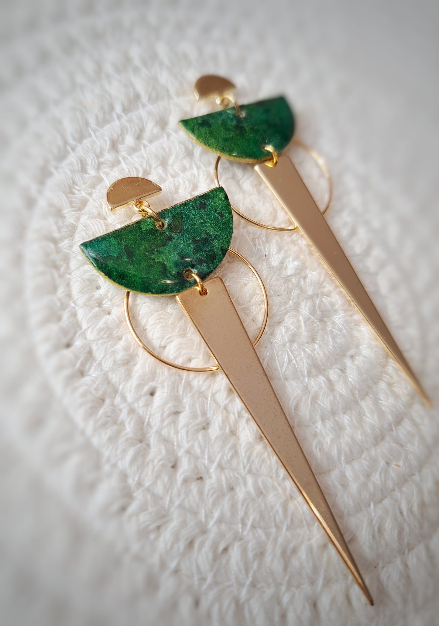 Boucles puces longues cercle camaïeu de vert - plaqué or 18k