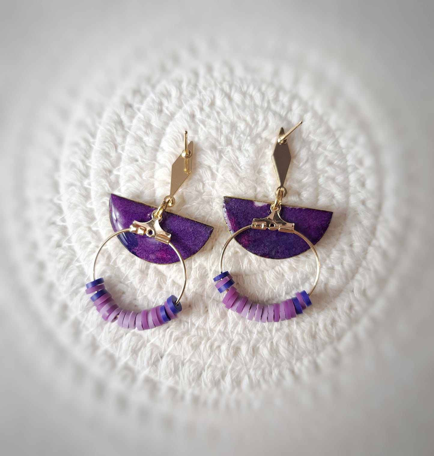 Boucles puces losange demi cercle violet - aquarelle & plaqué or 18k