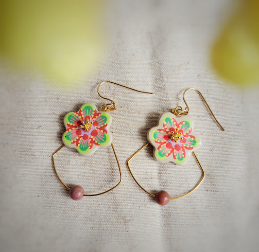 Boucles d'oreilles fleurs "SUMMER III" vert rouge violine argile/acrylique - perle naturelle Rhodonite - plaqué or 18k