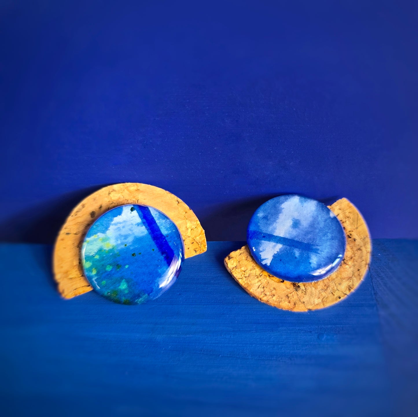 Puces d'oreilles bleu outremer aquarelle & liège