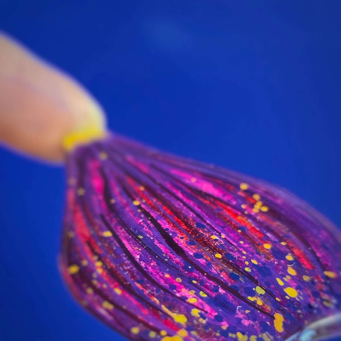 Broche "Figue Arty" violet, rose, vert - encre, acrylique