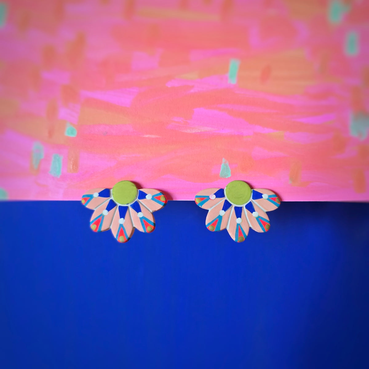 Boucles puces d'oreilles demies fleurs
