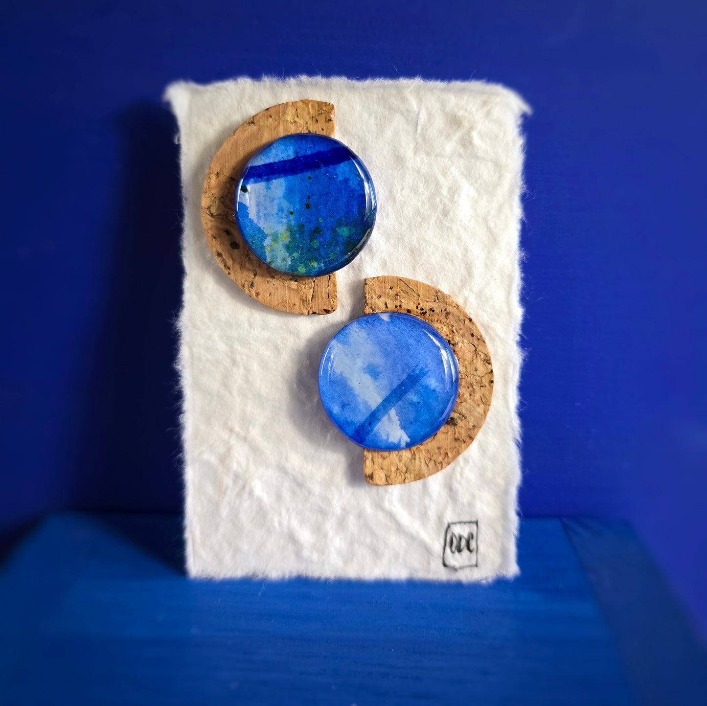 Puces d'oreilles bleu outremer aquarelle & liège