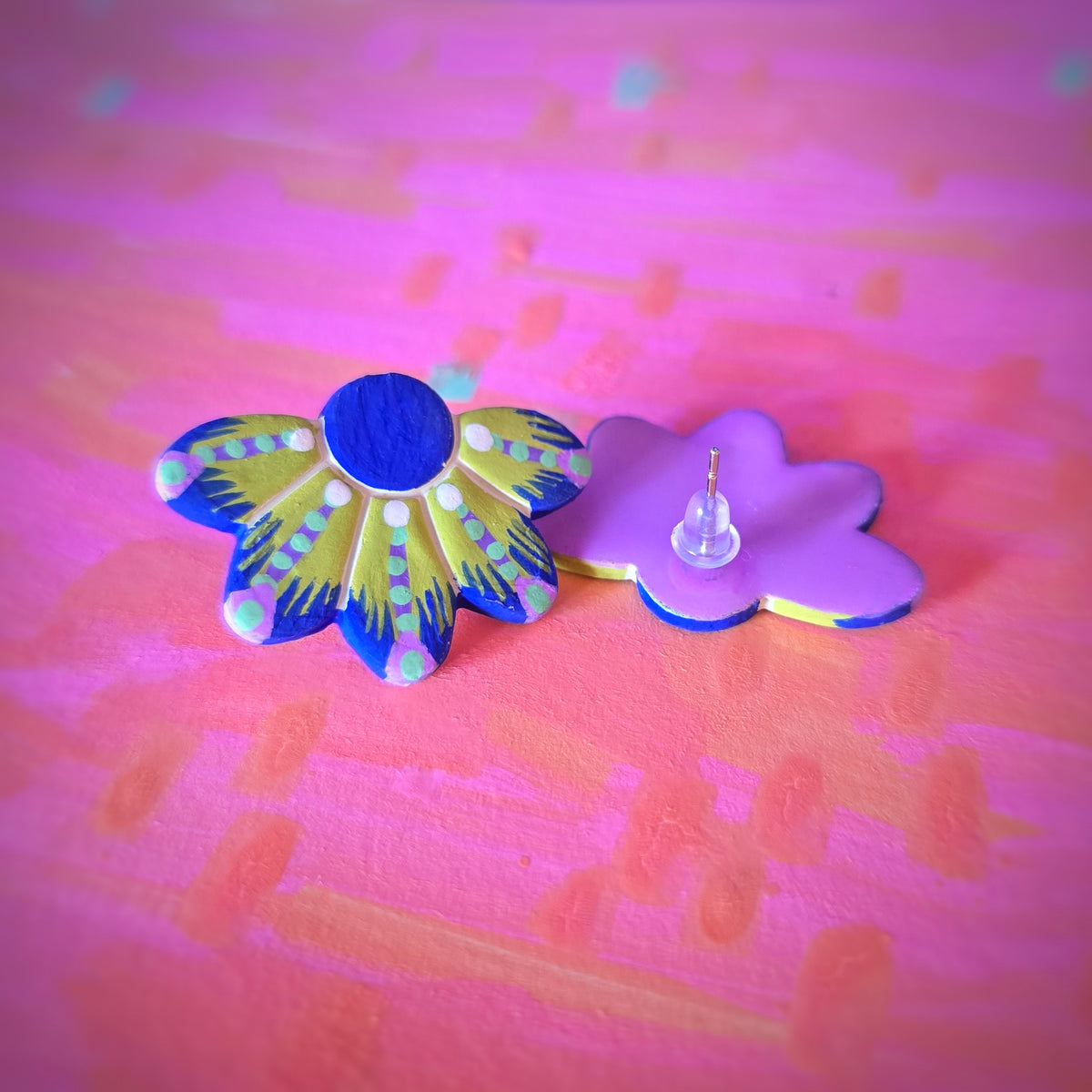 Boucles puces d'oreilles demies fleurs vert